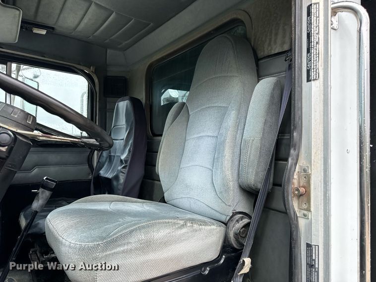 image for item EH6643 1989 Peterbilt 357 dump truck