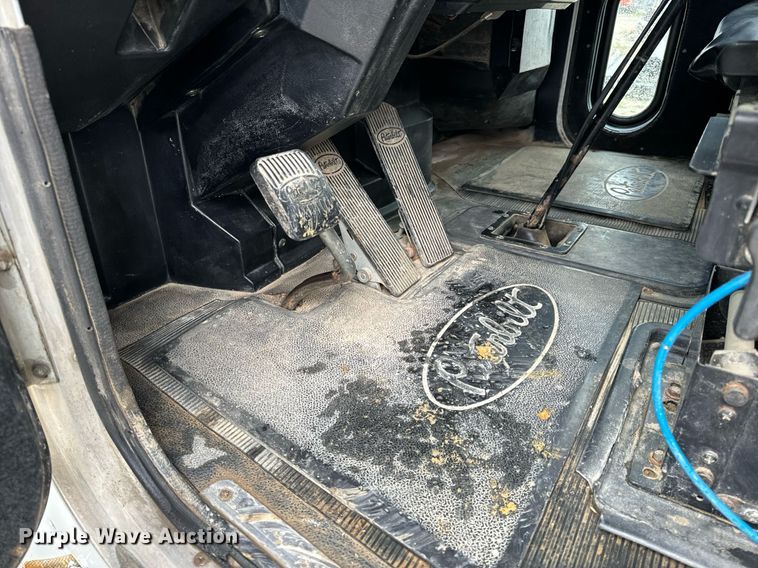 image for item EH6643 1989 Peterbilt 357 dump truck