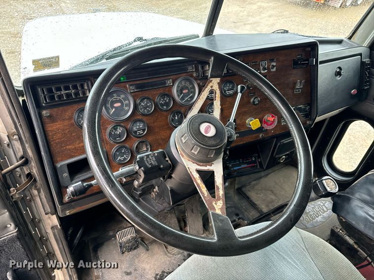 image for item EH6643 1989 Peterbilt 357 dump truck