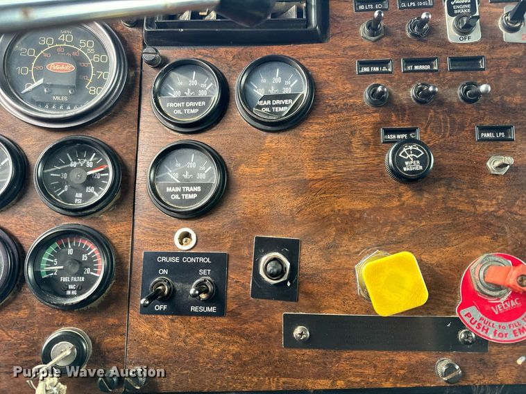 image for item EH6643 1989 Peterbilt 357 dump truck