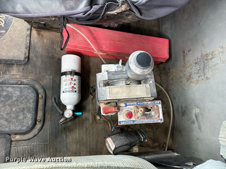 image for item EH6643 1989 Peterbilt 357 dump truck