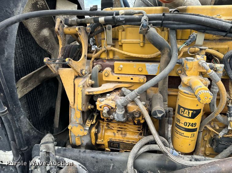 image for item EH6643 1989 Peterbilt 357 dump truck