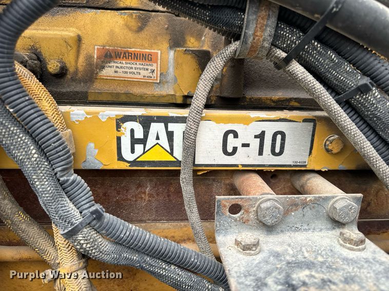 image for item EH6643 1989 Peterbilt 357 dump truck