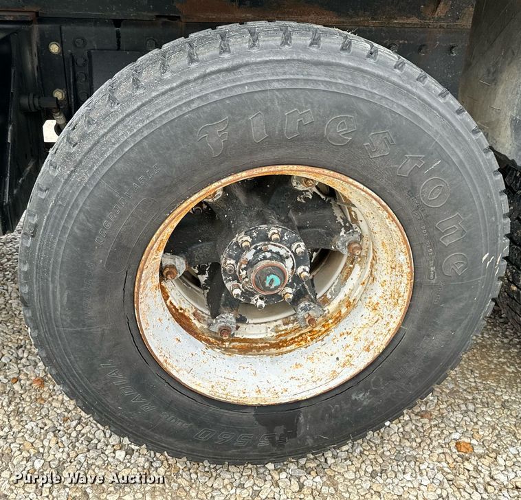 image for item EH6643 1989 Peterbilt 357 dump truck