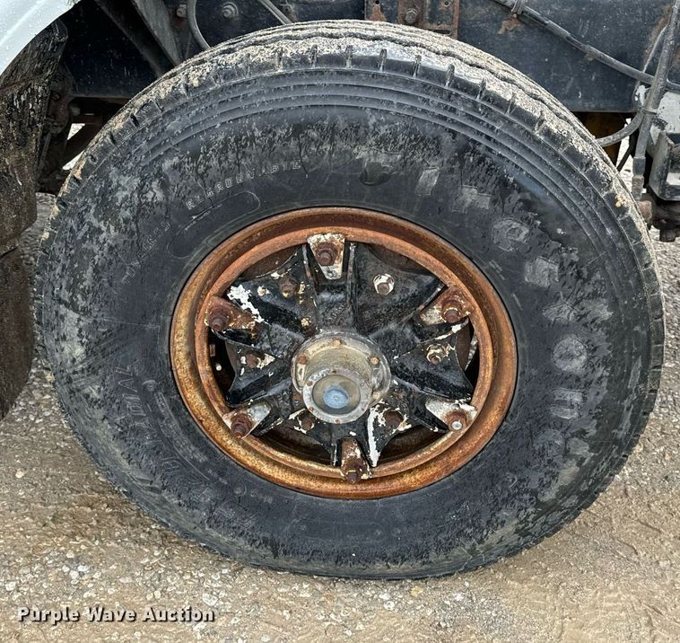 image for item EH6643 1989 Peterbilt 357 dump truck