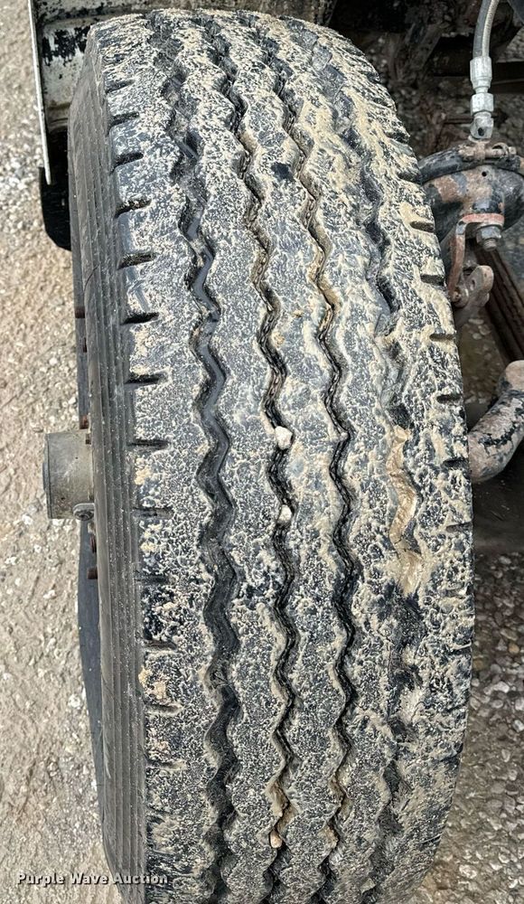 image for item EH6643 1989 Peterbilt 357 dump truck