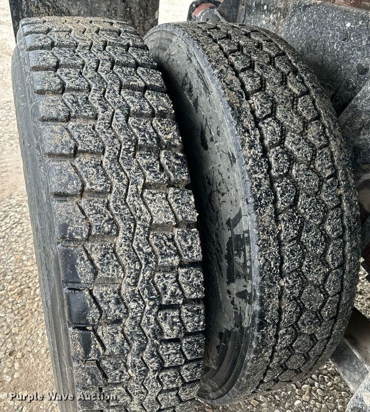 image for item EH6643 1989 Peterbilt 357 dump truck