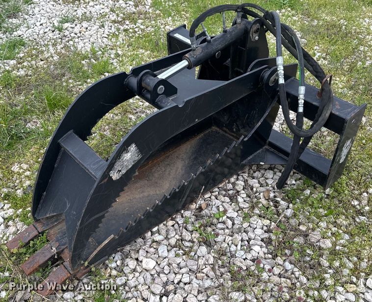 image for item EH6664 Titan skid steer grapple bucket