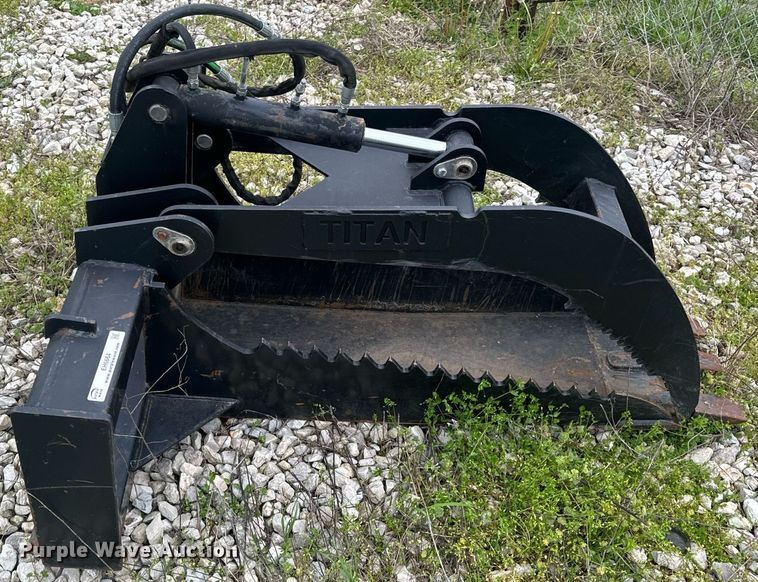 image for item EH6664 Titan skid steer grapple bucket