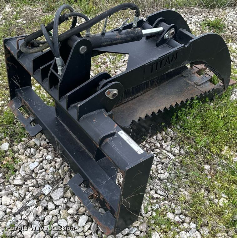 image for item EH6664 Titan skid steer grapple bucket