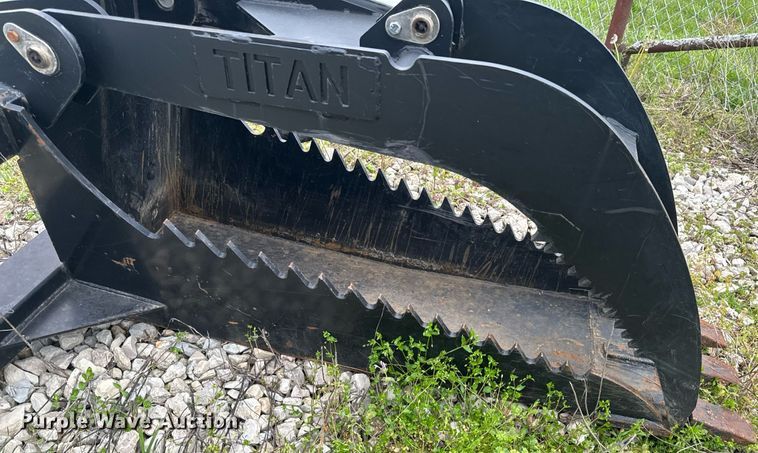 image for item EH6664 Titan skid steer grapple bucket