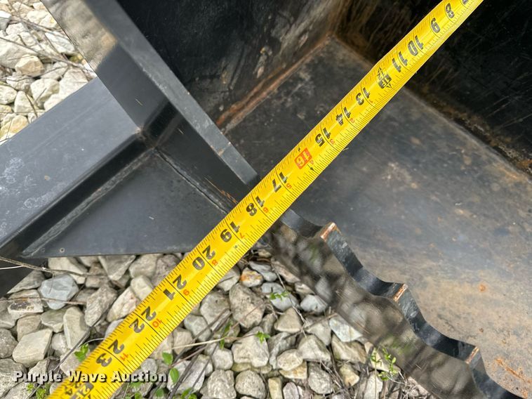 image for item EH6664 Titan skid steer grapple bucket