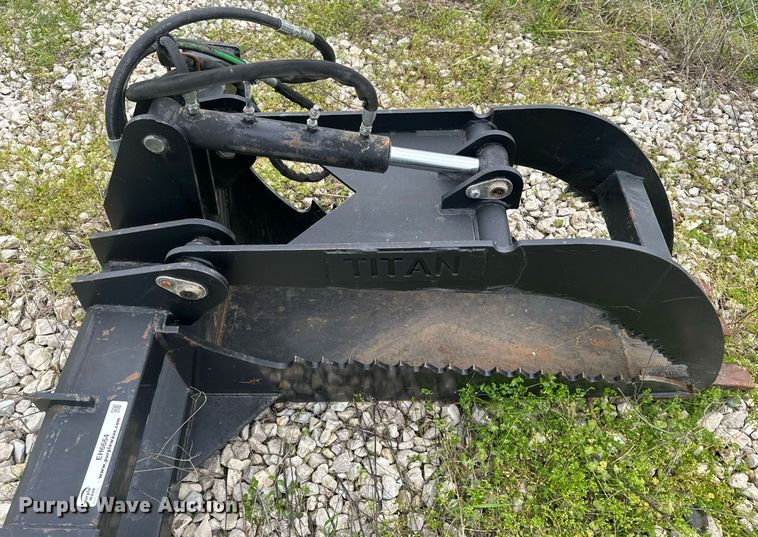 image for item EH6664 Titan skid steer grapple bucket