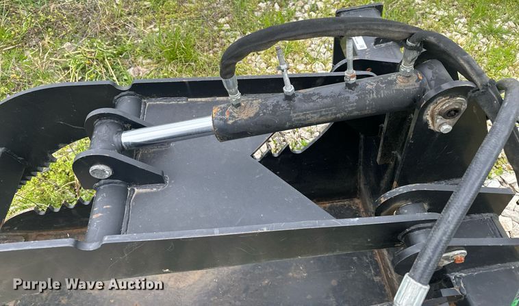 image for item EH6664 Titan skid steer grapple bucket