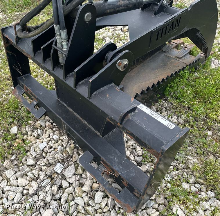 image for item EH6664 Titan skid steer grapple bucket
