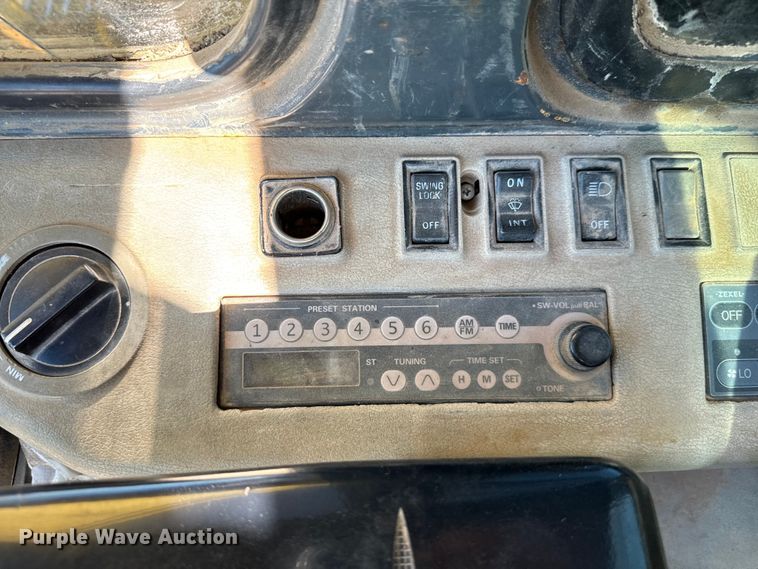 image for item EJ0456 1999 Komatsu  PC300LC-6 excavator