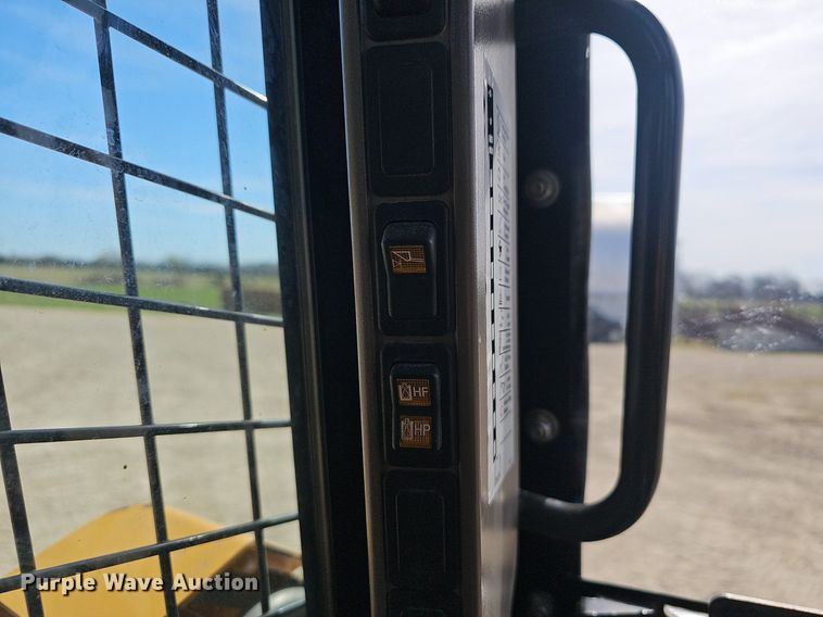 image for item EJ6216 2014 Case TV380 tracked skid steer loader