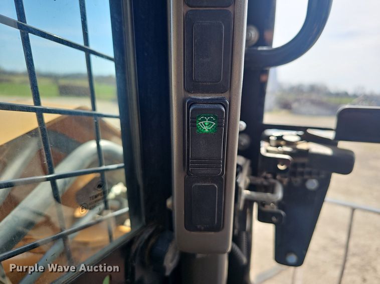 image for item EJ6216 2014 Case TV380 tracked skid steer loader