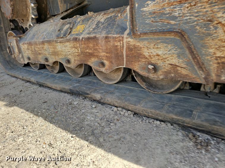 image for item EJ6217 2017 Takeuchi TL12R2 tracked skid steer loader