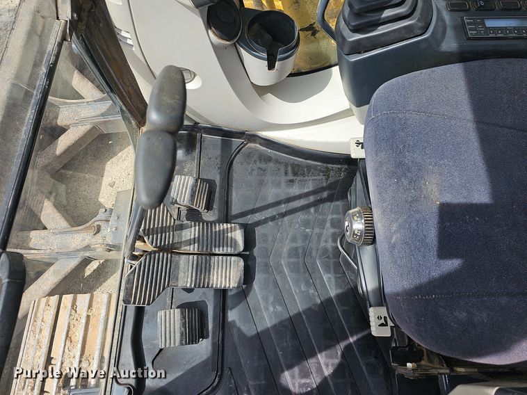 image for item EJ6219 2019 Kobelco  SK140SRLC-5 excavator