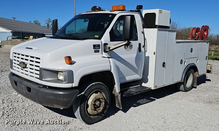 image for item EJ6255 2006 Chevrolet C4500 utility / service truck