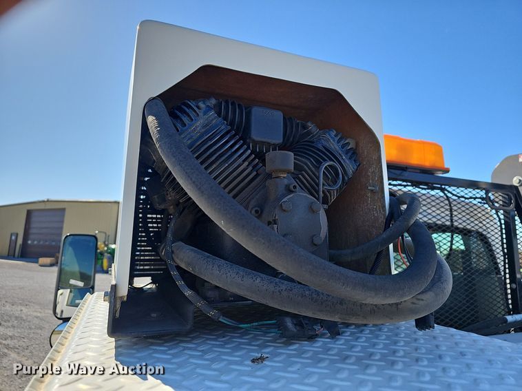 image for item EJ6255 2006 Chevrolet C4500 utility / service truck