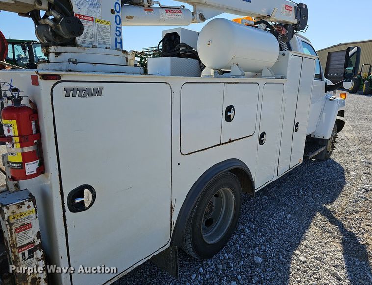 image for item EJ6255 2006 Chevrolet C4500 utility / service truck