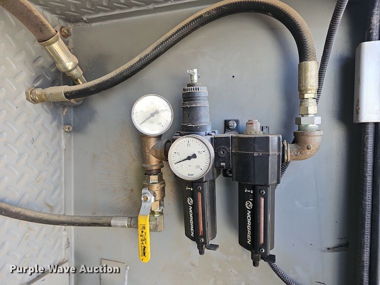 image for item EJ6255 2006 Chevrolet C4500 utility / service truck