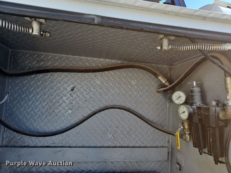 image for item EJ6255 2006 Chevrolet C4500 utility / service truck