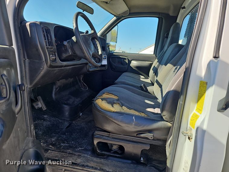 image for item EJ6255 2006 Chevrolet C4500 utility / service truck