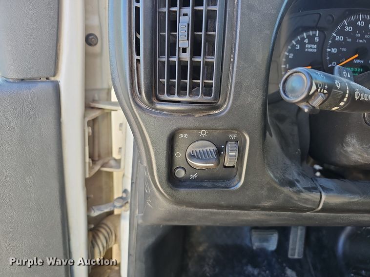 image for item EJ6255 2006 Chevrolet C4500 utility / service truck