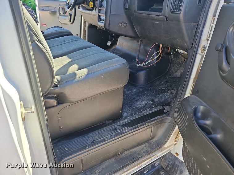 image for item EJ6255 2006 Chevrolet C4500 utility / service truck