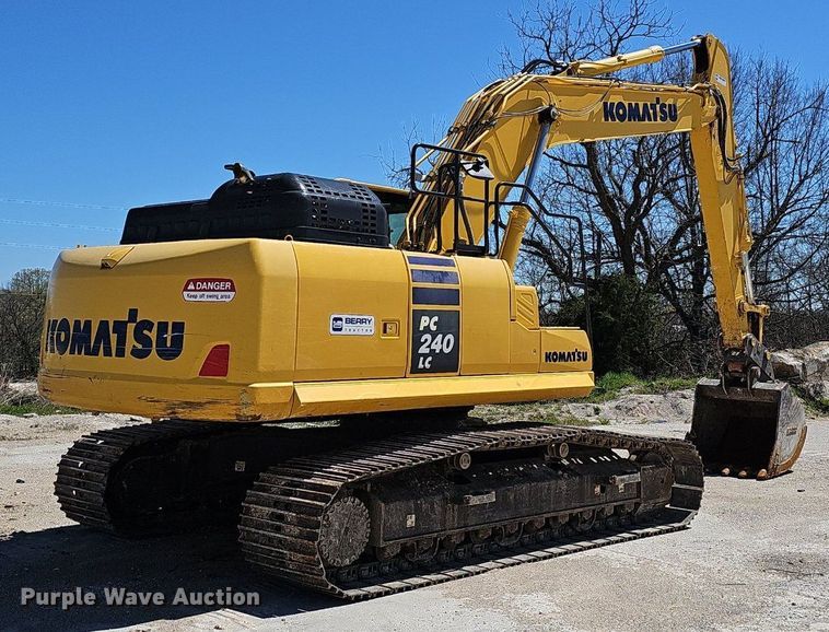 image for item EJ6258 2019 Komatsu  PC240LC-11 excavator