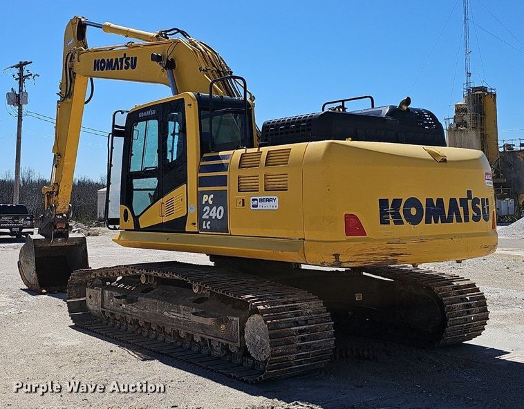 image for item EJ6258 2019 Komatsu  PC240LC-11 excavator