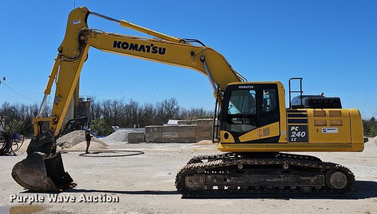 image for item EJ6258 2019 Komatsu  PC240LC-11 excavator