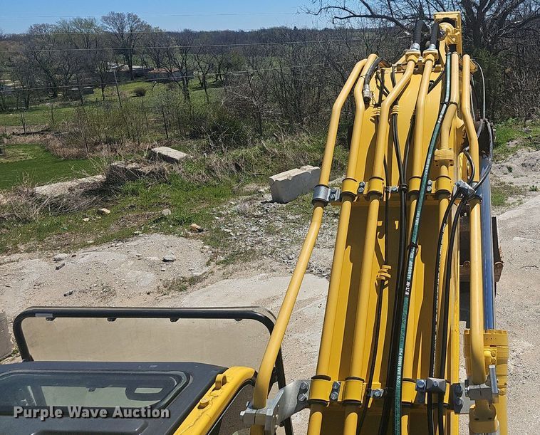 image for item EJ6258 2019 Komatsu  PC240LC-11 excavator