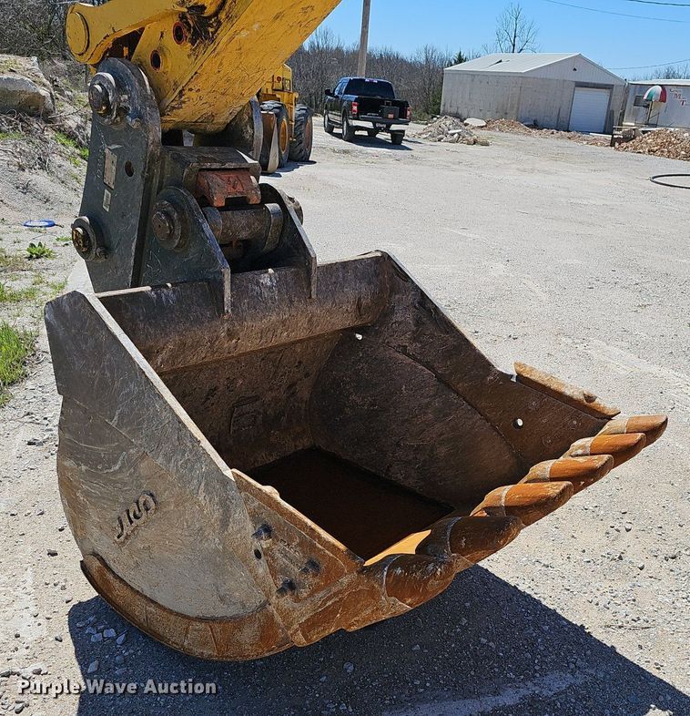 image for item EJ6258 2019 Komatsu  PC240LC-11 excavator