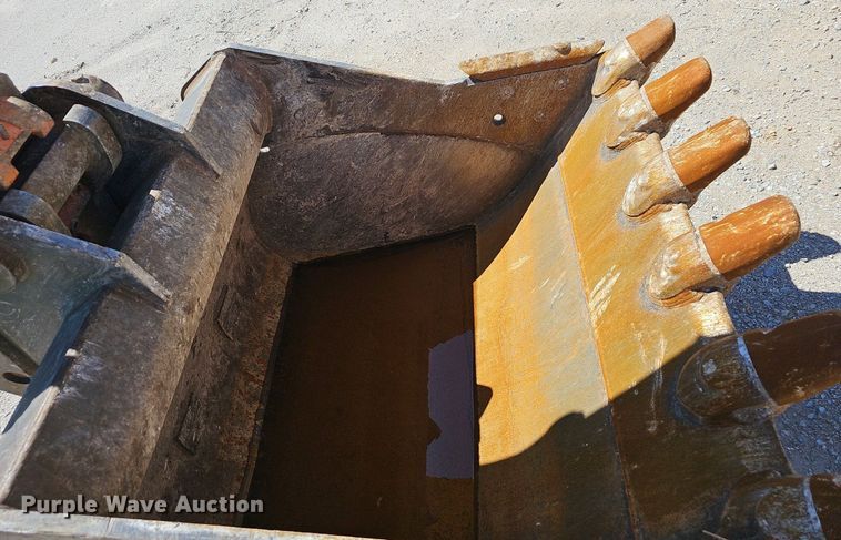 image for item EJ6258 2019 Komatsu  PC240LC-11 excavator