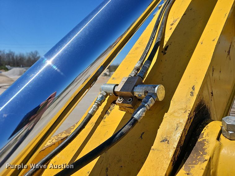 image for item EJ6258 2019 Komatsu  PC240LC-11 excavator