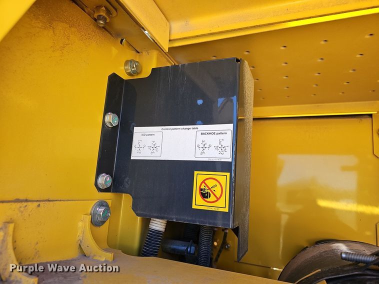 image for item EJ6258 2019 Komatsu  PC240LC-11 excavator