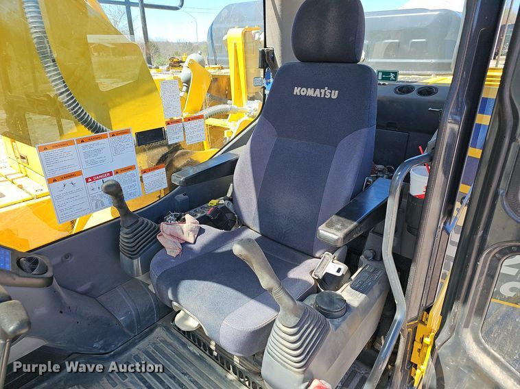 image for item EJ6258 2019 Komatsu  PC240LC-11 excavator