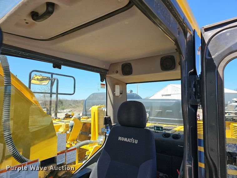 image for item EJ6258 2019 Komatsu  PC240LC-11 excavator