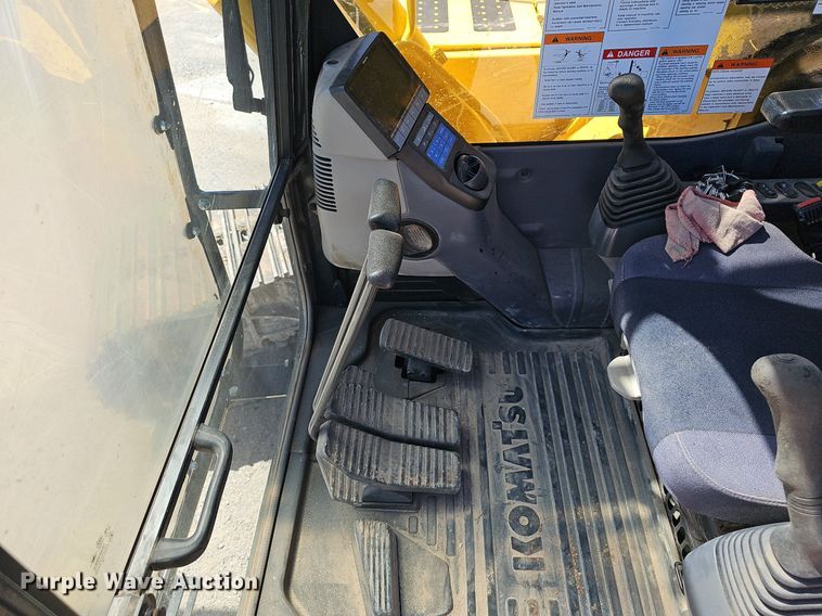 image for item EJ6258 2019 Komatsu  PC240LC-11 excavator