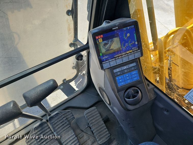 image for item EJ6258 2019 Komatsu  PC240LC-11 excavator