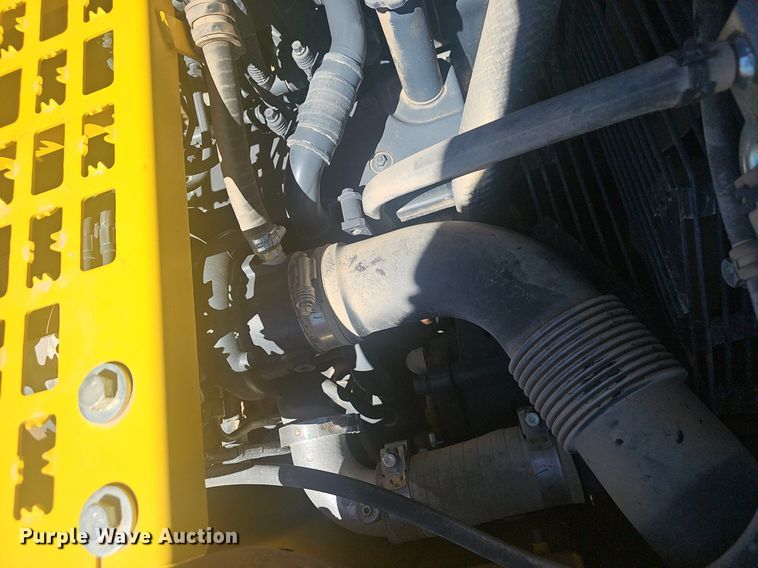 image for item EJ6258 2019 Komatsu  PC240LC-11 excavator