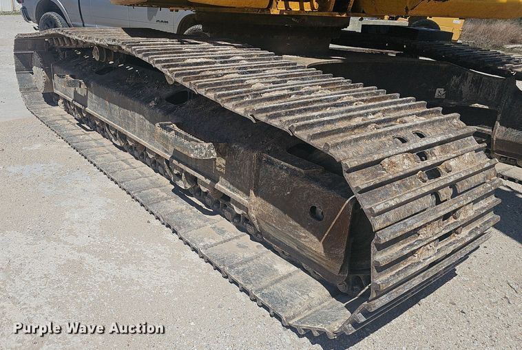 image for item EJ6258 2019 Komatsu  PC240LC-11 excavator