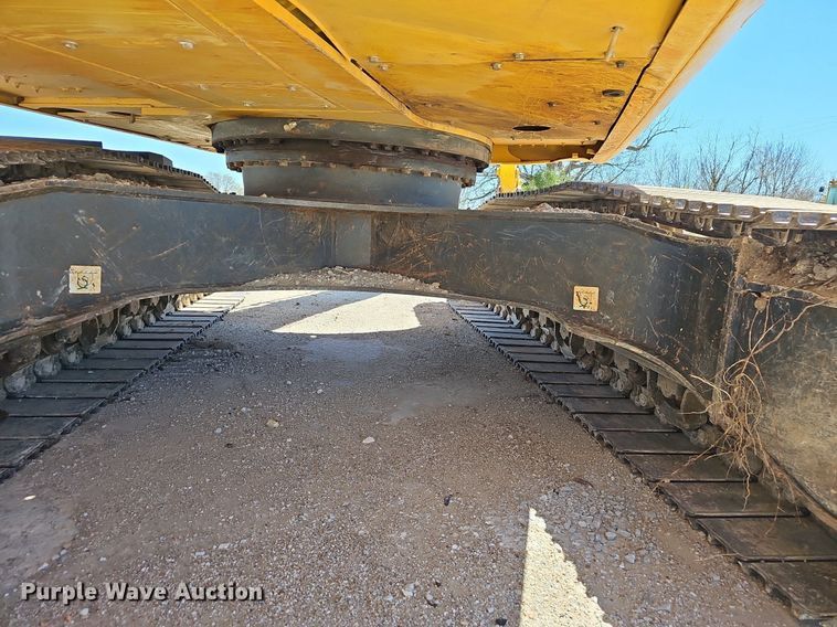 image for item EJ6258 2019 Komatsu  PC240LC-11 excavator