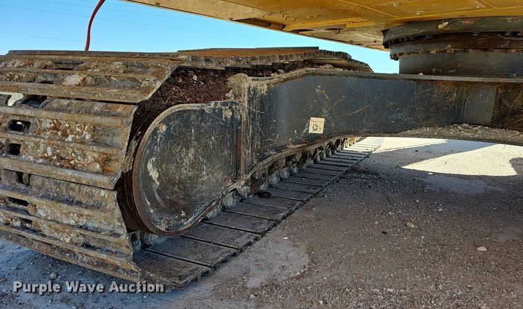 image for item EJ6258 2019 Komatsu  PC240LC-11 excavator