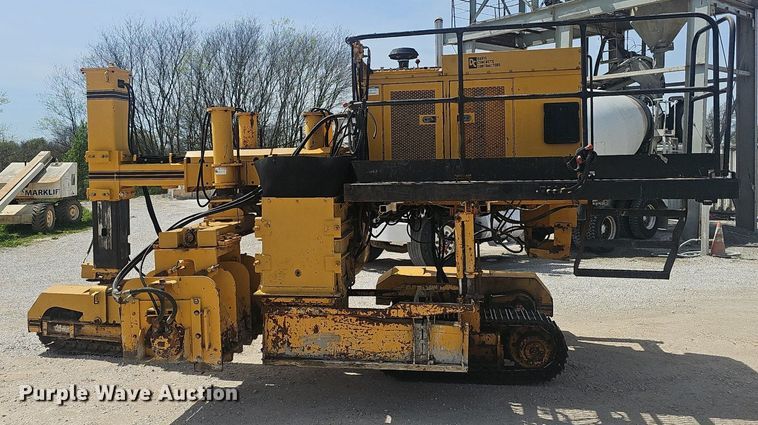 image for item EJ6260 1999 Gomaco  GT3200 curb machine