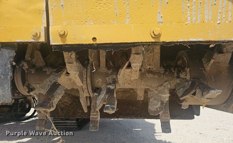 image for item EJ6260 1999 Gomaco  GT3200 curb machine